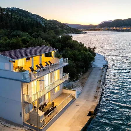 Holiday home In With Harbor View