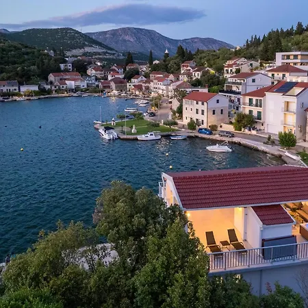 Holiday home In With Harbor View