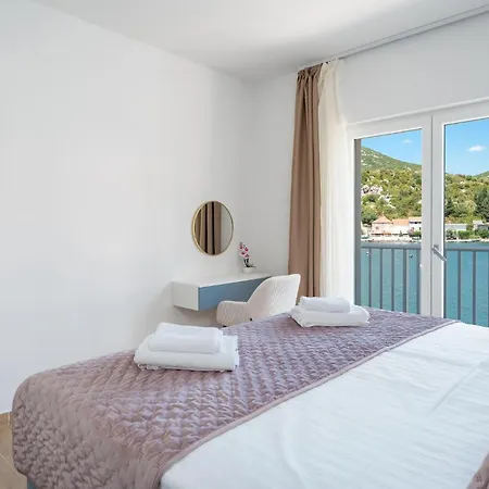 In With Harbor View *